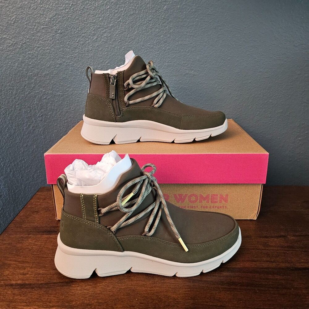 NIB Ryka Charisma Alpine Green Athletic Booties Boots Mud/Water Repellent Sz 5.5